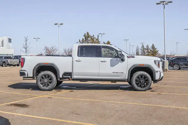 2026 GMC Sierra 3500HD AT4 - Photo 10