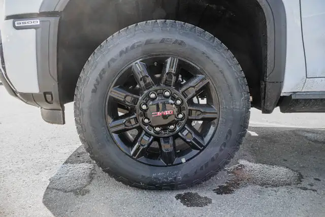 2026 GMC Sierra 3500HD AT4 - Photo 13