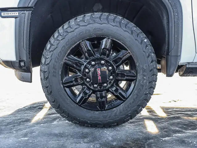 2026 GMC Sierra 3500HD AT4 - Photo 9