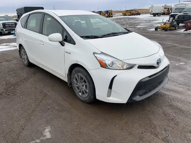 2017 Toyota Prius v - Photo 7