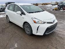 2017 Toyota Prius v - Photo 7