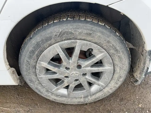 2017 Toyota Prius v - Photo 10