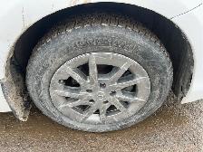 2017 Toyota Prius v - Photo 12