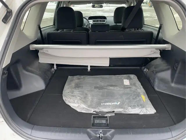 2017 Toyota Prius v - Photo 15