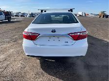 2017 Toyota Camry Hybrid - Photo 4