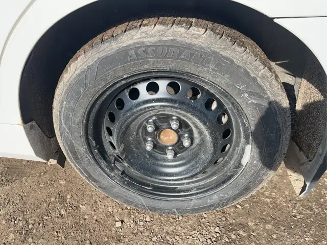 2017 Toyota Camry Hybrid - Photo 10