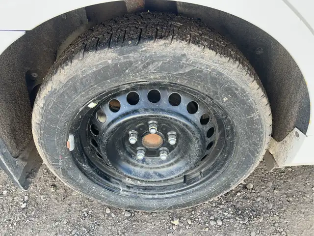 2017 Toyota Camry Hybrid - Photo 11