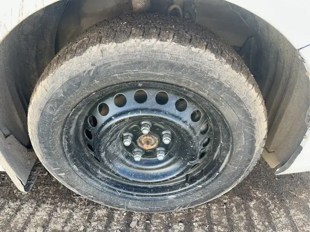 2017 Toyota Camry Hybrid - Photo 12