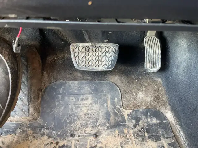 2017 Toyota Camry Hybrid - Photo 14