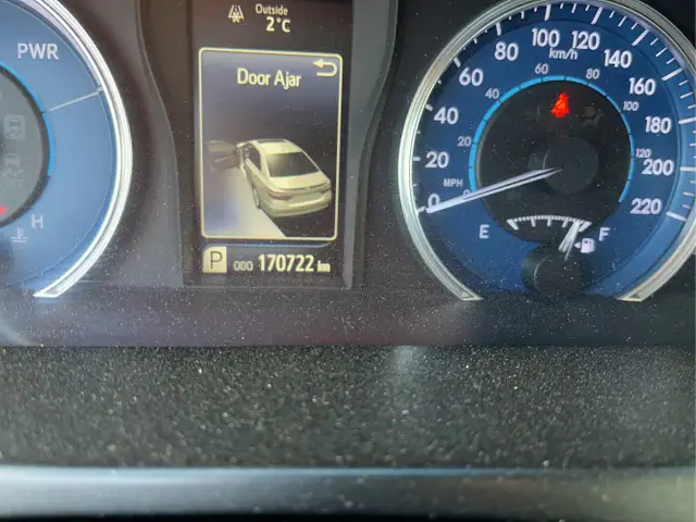 2017 Toyota Camry Hybrid - Photo 25