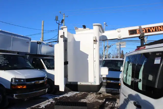 Ford Transit Cargo Van T-350 148 CAMION NACELLE BOOM ISOLÉ / 64. - Photo 13