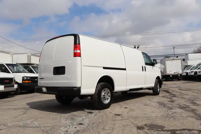 Chevrolet Express Cutaway 2500 CARGO ALLONGÉ / 44.000 KM CERTIFI - Photo 2