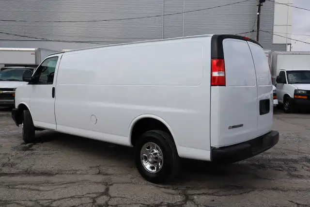 Chevrolet Express Cutaway 2500 CARGO ALLONGÉ / 44.000 KM CERTIFI - Photo 3