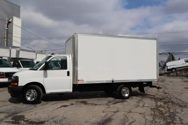 Chevrolet Express Cutaway 3500 CUBE 14 PIEDS ROUE SIMPLE / 6.6 L - Photo 7