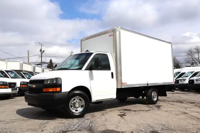 Chevrolet Express Cutaway 3500 CUBE 14 PIEDS ROUE SIMPLE / 6.6 L - Photo 8