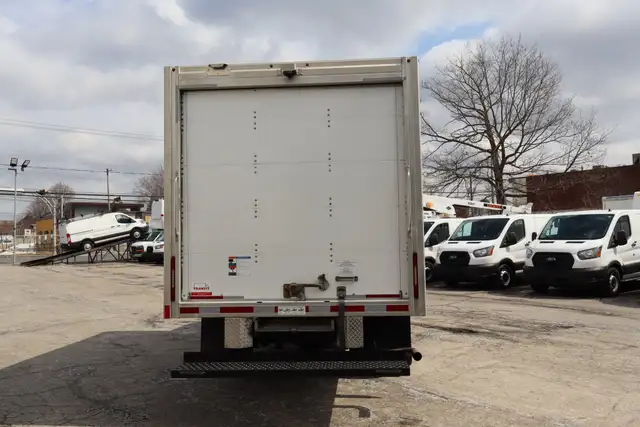 Chevrolet Express Cutaway 3500 CUBE 14 PIEDS ROUE SIMPLE / 6.6 L - Photo 18