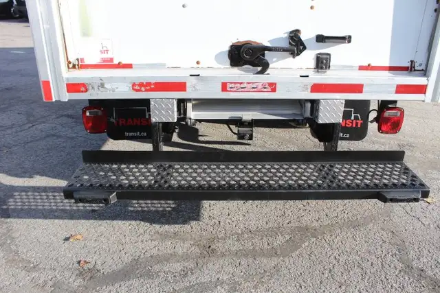 Ford Transit Cargo Van TRANSIT T-250 CUBE 14 PIEDS ROUE SIMPLE / - Photo 17