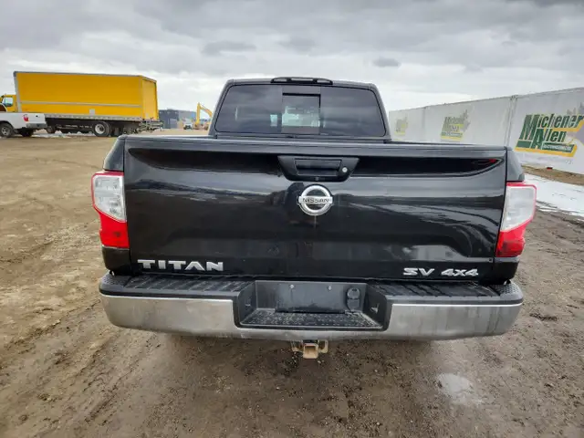 2018 Nissan Titan - Photo 6