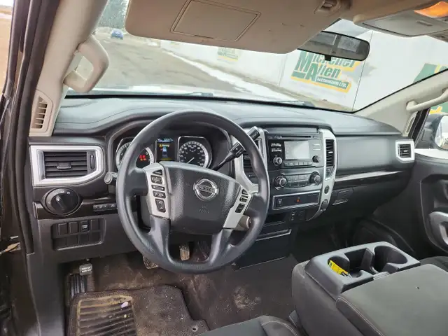 2018 Nissan Titan - Photo 18