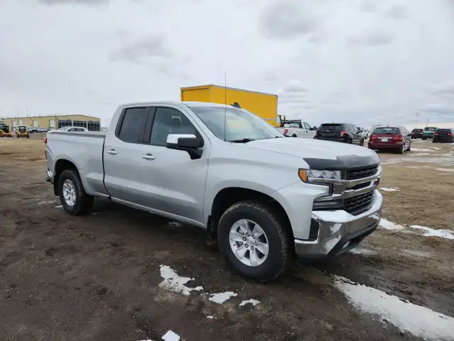 2020 Chevrolet Silverado 1500 - Photo 2