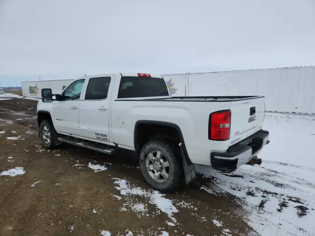 2016 GMC Sierra 3500HD - Photo 2