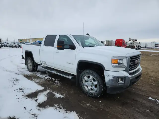 2016 GMC Sierra 3500HD - Photo 4