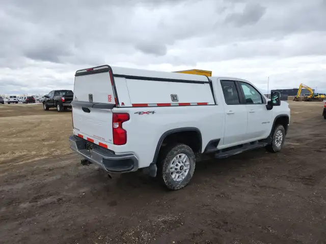 2021 Chevrolet Silverado 2500HD - Photo 3