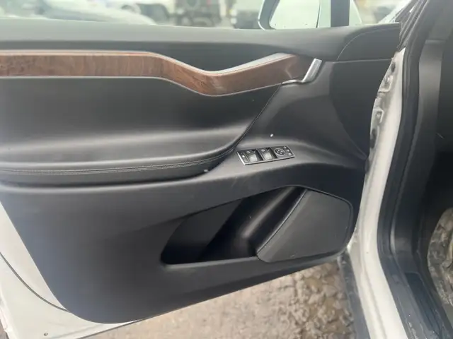 2020 Tesla Model X Long Range Plus AWD - Photo 11