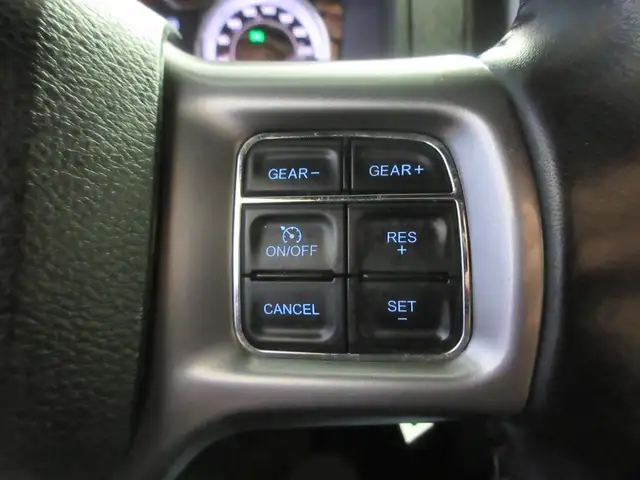 RAM 1500 CLASSIC 2021 WARLOCK V-8 5.7 HEMI 4X4 GPS NAVIGATION AL - Photo 8