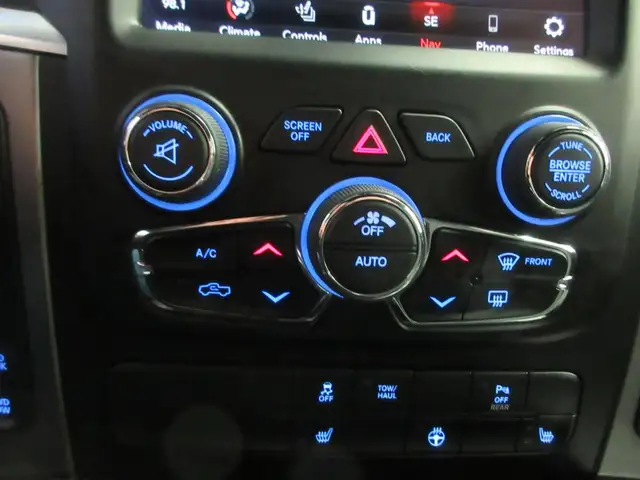 RAM 1500 CLASSIC 2021 WARLOCK V-8 5.7 HEMI 4X4 GPS NAVIGATION AL - Photo 16