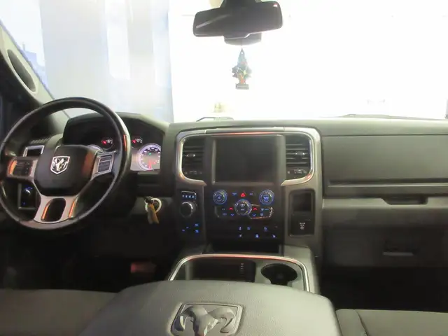 RAM 1500 CLASSIC 2021 WARLOCK V-8 5.7 HEMI 4X4 GPS NAVIGATION AL - Photo 22