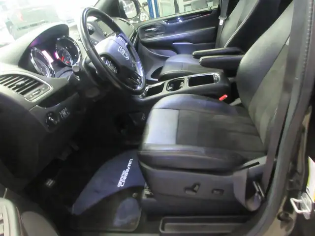 DODGE GRAND CARAVAN 2020 SXT PREMIUM PLUS GPS TV/DVD SIEGES   VO - Photo 6