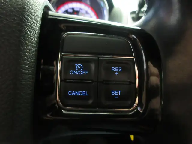 DODGE GRAND CARAVAN 2020 SXT PREMIUM PLUS GPS TV/DVD SIEGES   VO - Photo 9