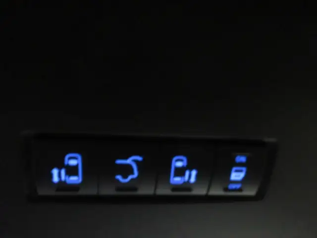 DODGE GRAND CARAVAN 2020 SXT PREMIUM PLUS GPS TV/DVD SIEGES   VO - Photo 18