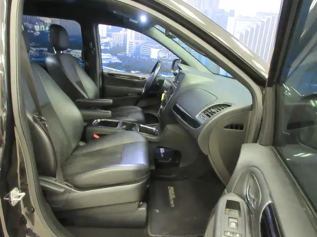 DODGE GRAND CARAVAN 2020 SXT PREMIUM PLUS GPS TV/DVD SIEGES   VO - Photo 24