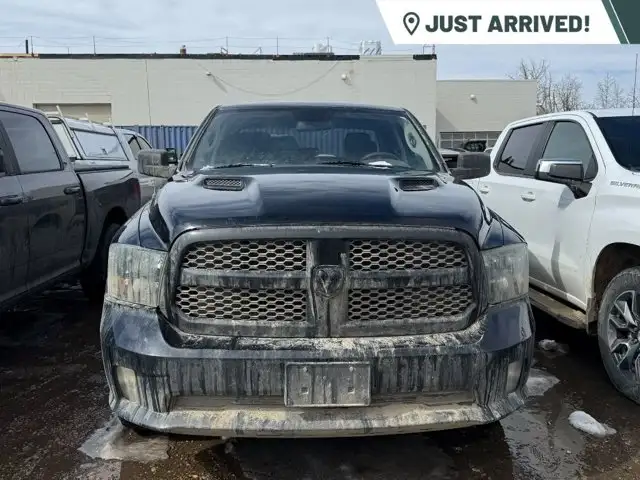 2019 Ram 1500 Classic Express 4x4 Quad Cab | Night Edition - Photo 2