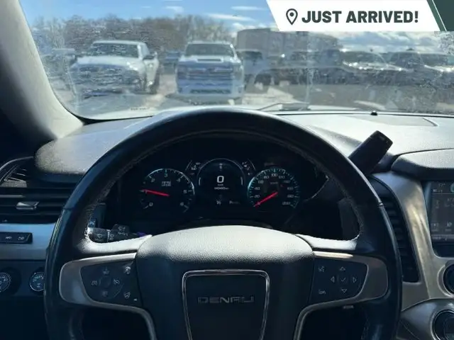 2018 GMC Yukon XL Denali 4WD | Heated & Ventilated Seats - Photo 6