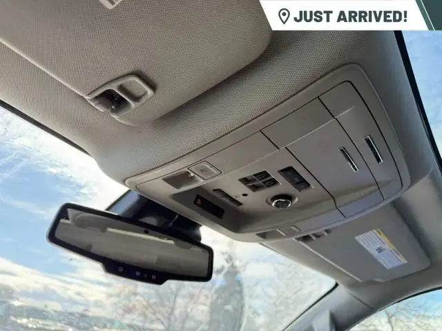 2018 GMC Yukon XL Denali 4WD | Heated & Ventilated Seats - Photo 9