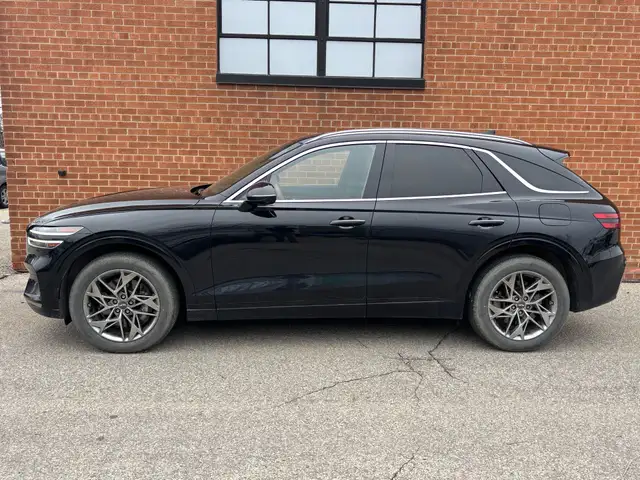 2023 Genesis GV70 2.5T Advanced Plus AWD - Photo 3