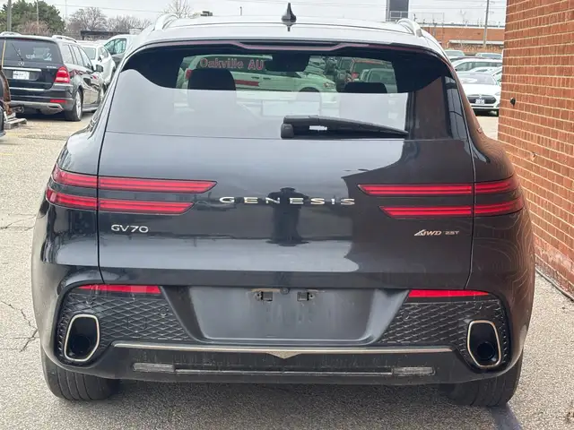 2023 Genesis GV70 2.5T Advanced Plus AWD - Photo 5