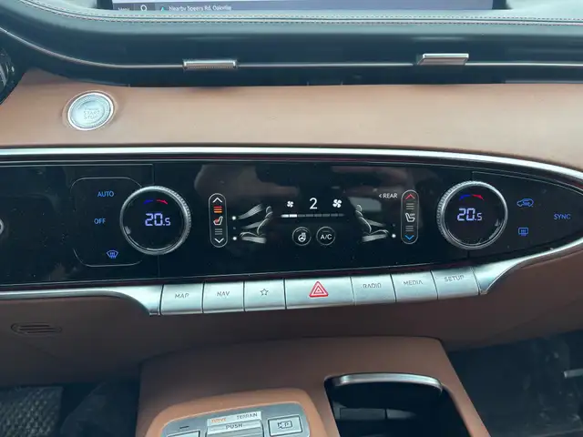 2023 Genesis GV70 2.5T Advanced Plus AWD - Photo 19