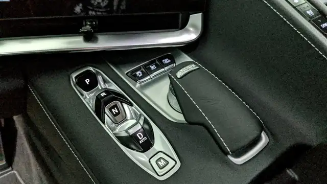 2024 Chevrolet Corvette 2LT - Photo 25