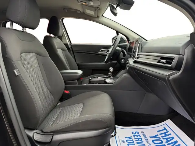 2024 Kia Sportage LX - Photo 16