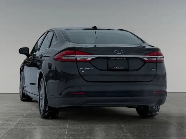 2017 Ford Fusion SE - Photo 4