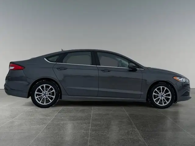 2017 Ford Fusion SE - Photo 8