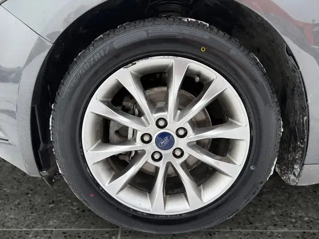 2017 Ford Fusion SE - Photo 17