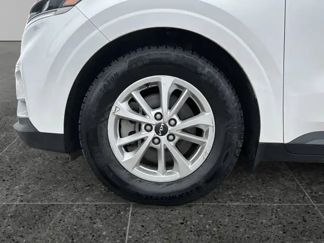 2024 Kia Carnival LX / FWD - Photo 11