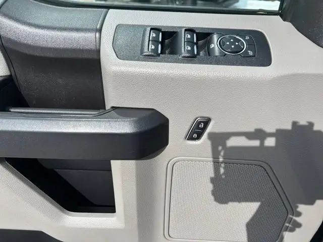 2018 Ford F-150 SXT / 4WD - Photo 12