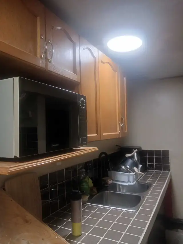 $700 - 2 Cozy Rooms | May 1st - Photo 6