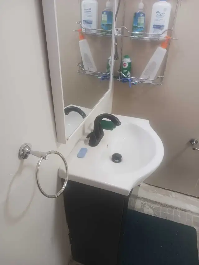 $700 - 2 Cozy Rooms | May 1st - Photo 8